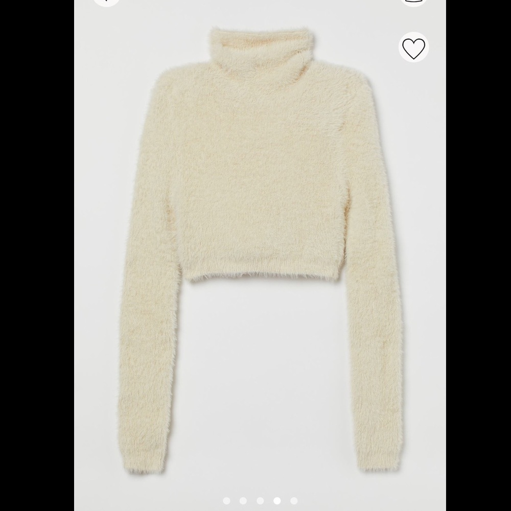 Fully cropped turtleneck sweater with shoulder pads CREAM